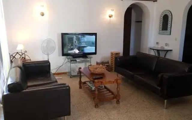 010 Segre Apt
