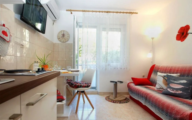 Apartment 1951
