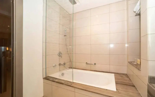 Paramount Towers 1 BR Burj Khalifa View