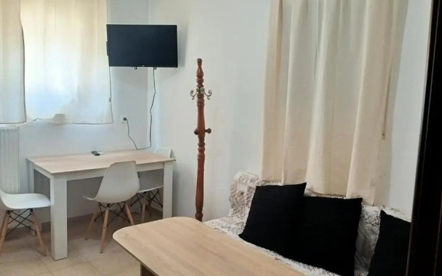 One Bedroom Flat 250m from Sea, Nea Chili