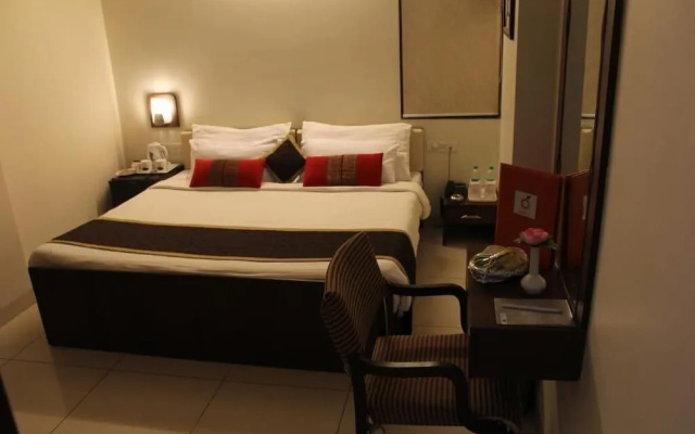 Hotel R K Palace