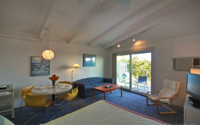 Driftwood Resort