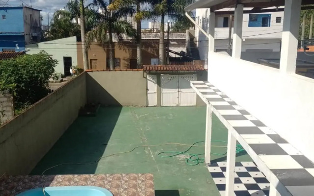 Ótima casa com piscina em Praia Grande