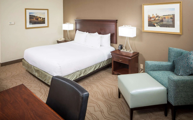 DoubleTree by Hilton Boston - Milford