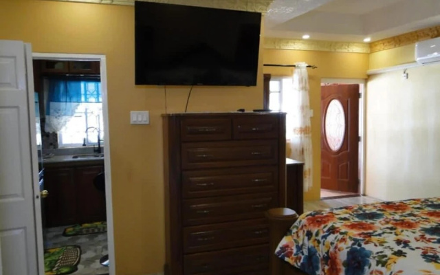 Immaculate 2-bed House in Greater Portmore