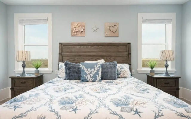 Fins & Feathers 3 Bedroom Home