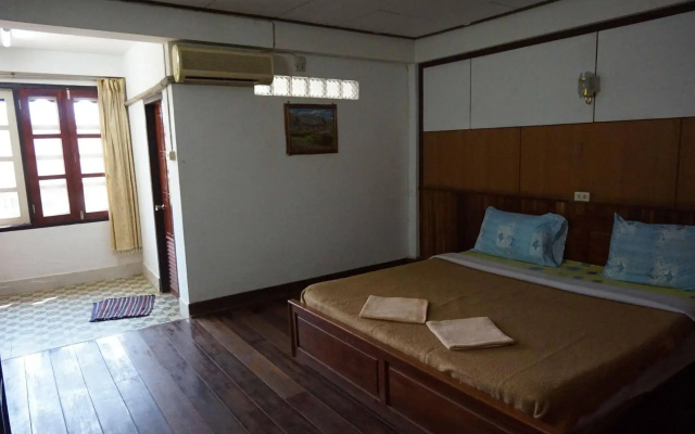 Champa Hotel