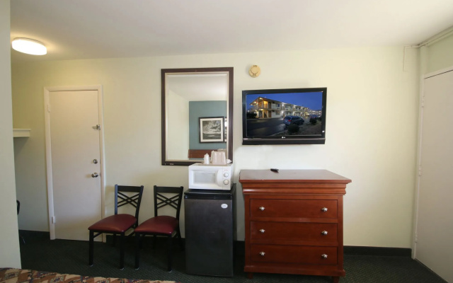 Royal Inn Charlotte Airport Hotel