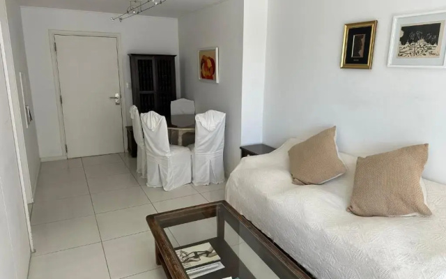Apartamento en Edificio Kennedy