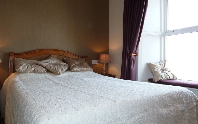 The Strand Seafood Bistro and Guesthouse