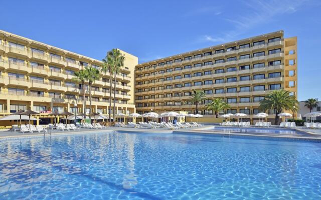 Отель Sol by Meliá Alcudia вид на фасад