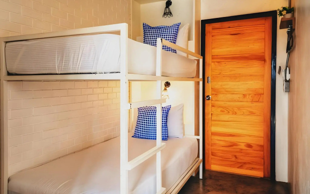Journey Hostel Suratthani