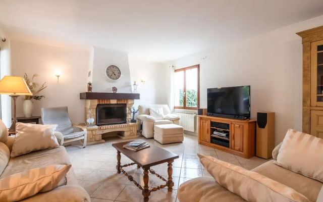 Superb Villa in Olonzac With Swimming Pool, Close to Lake