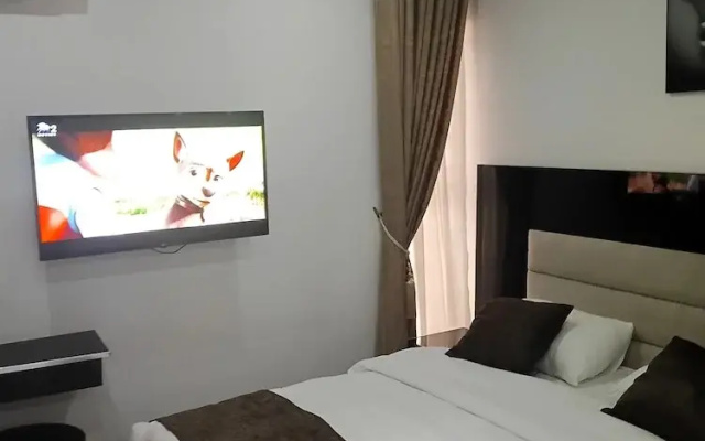 Grand Churchill Luxury Hotel