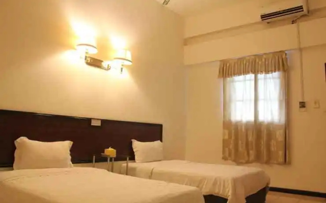 Kingston Hotel