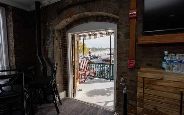 River Street Inn