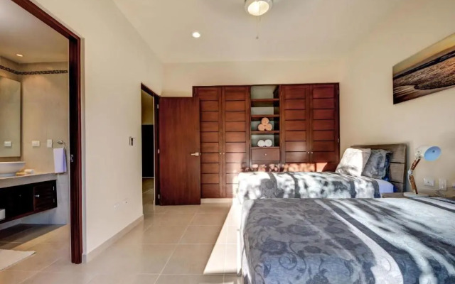 Condo Complex with an Alluring Pool & Tropical Vibes by Stella Rentals