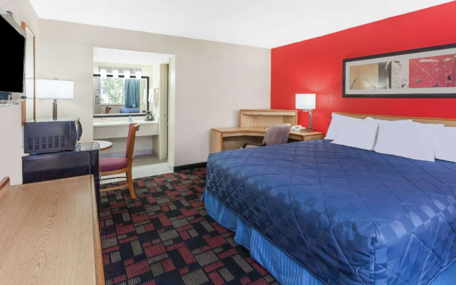 Ramada by Wyndham Clinton