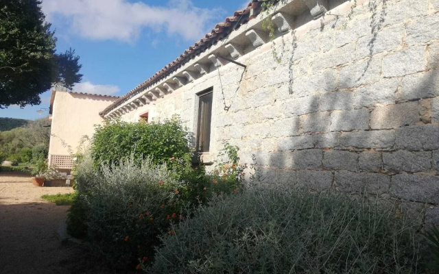 Impeccable 6-bed Villa in Luogosanto