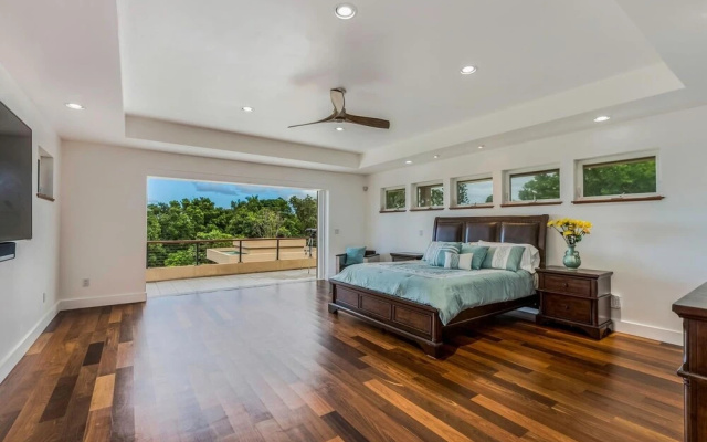 Punahele Point 3 Bedroom Home by Redawning