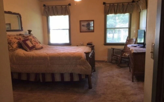 Hallett House Bed & Breakfast