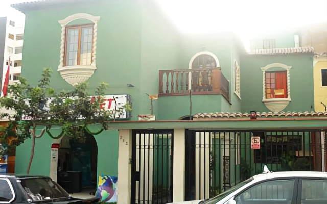 Miraflores Lodge