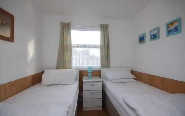 10A Medmerry Park 2 Bedroom Chalet