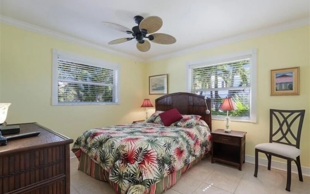 Island Haven 2 Bedroom Home by RedAwning