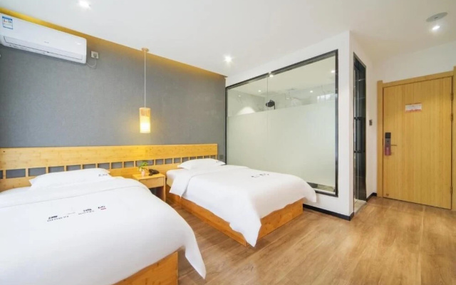 Xiamen Qingyi Hotel