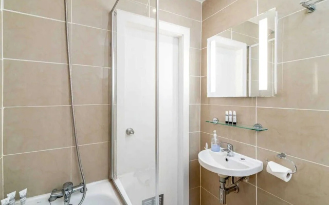 Stunning Art-deco Style 2 Bedroom Apartment in Fitzrovia