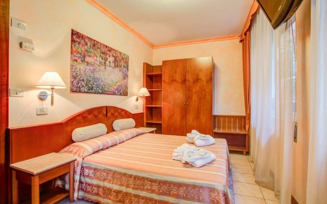 Hotel Rosalba Resort in Bellaria-Igea Marina, Italy from 168$, photos, reviews - zenhotels.com guestroom