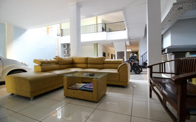 RedDoorz near Adisucipto Airport 3