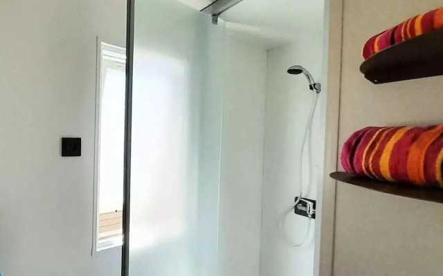 Compact Coastal Family Stay for 4