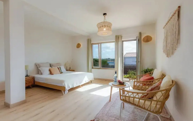 Eco Stay on the Hill by Sea N' Rent