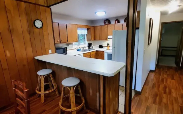 Shady Woods Retreat 3BR Chalet