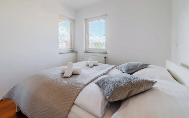 Cherry City Stay Apartment With Parking