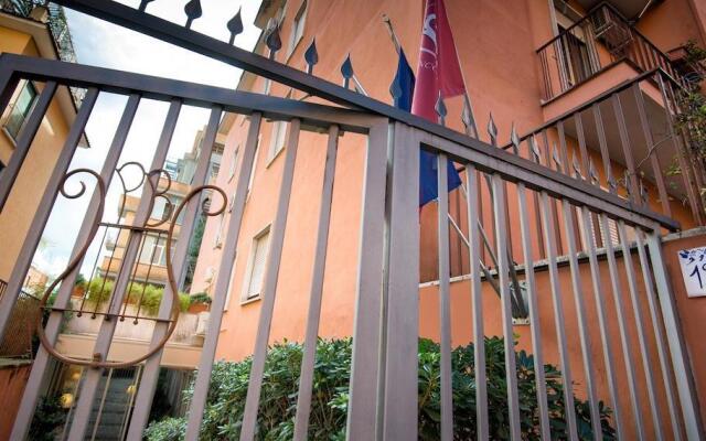 Hotel Ponte Bianco вид на фасад