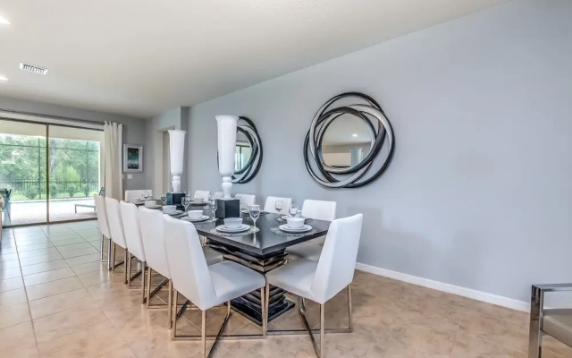 Villa W/ Pool, Movie Theater & Game Roomsleeps 20