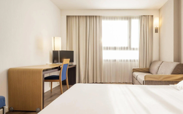 Hotel ILUNION Valencia 4