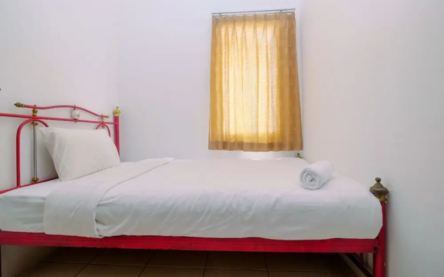Comfy and Good Location 2BR Mediterania Marina Apartment