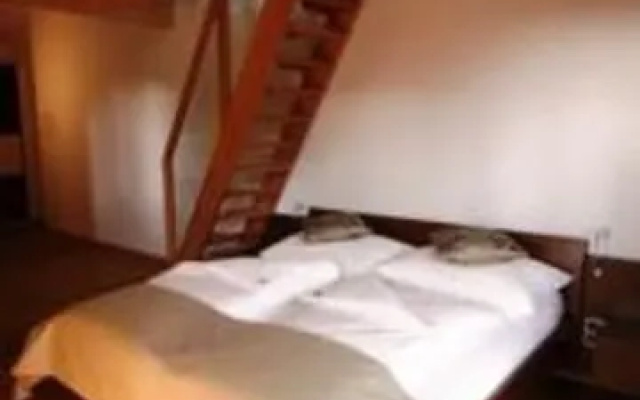 Garni - Hotel Am Burghuegel