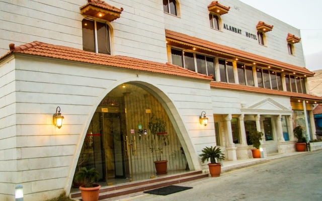 Отель Alanbat Hotel Иордания, Вади-Муса - отзывы, цены и фото номеров - забронировать отель Alanbat Hotel онлайн вид на фасад