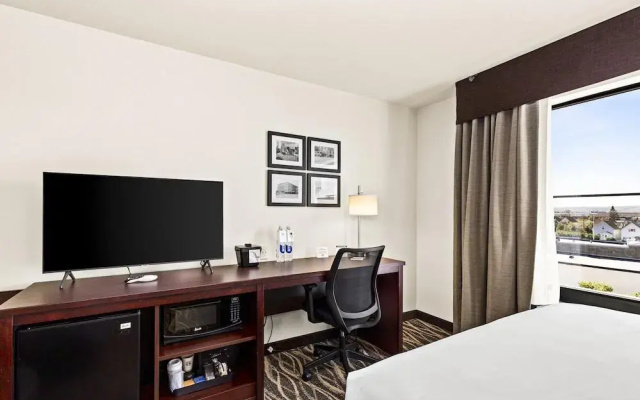 Cobblestone Hotel & Suites - Superior