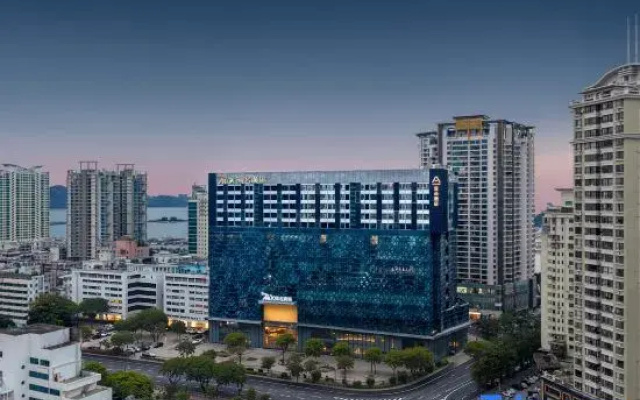 Zhuhai Lovers Road Sun Moon Shell Grand Theater Atour Hotel