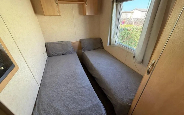 Seaside Caravan Sleeps 5 - Decking, Parking, Pets