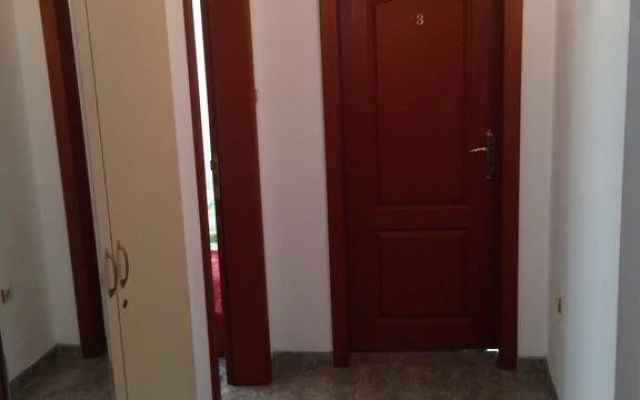 Kozarov Guest House