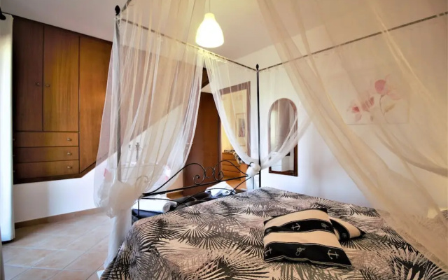 Holidaycasa Emiliano - Villa con Giardino Privato