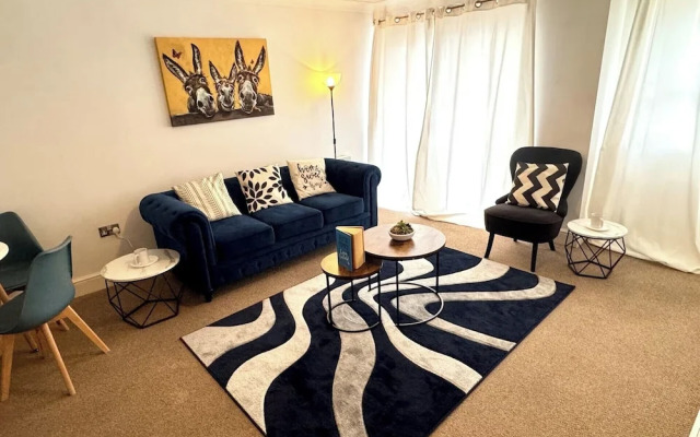 City Centre - Sleeps 2 - Wifi Parking Projector
