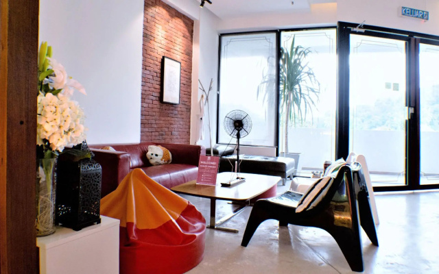 ZEN Rooms Eden Parade