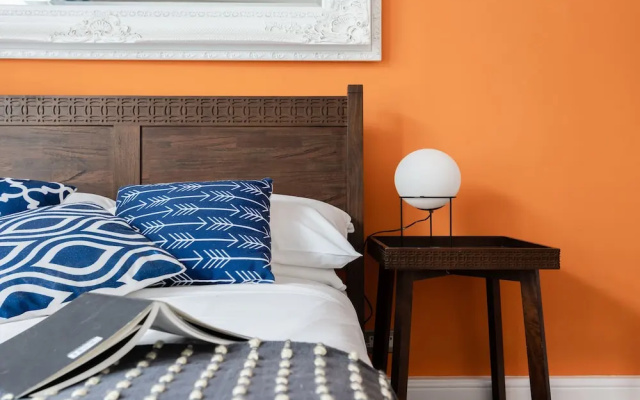 2 bedroom family home in trendy Notting Hill